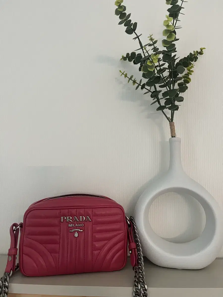 https://media.bunjang.co.kr/product/411240565_1_1780127781_w{res}.jpg